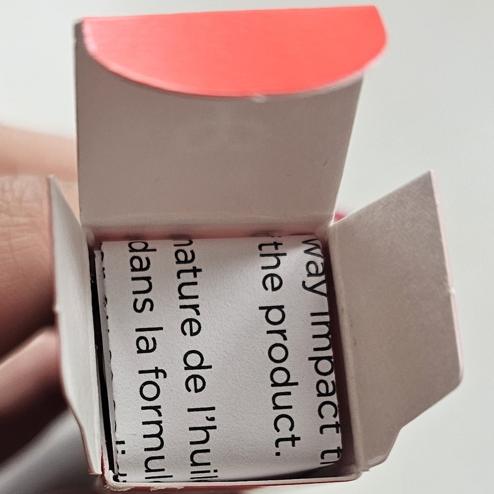 Arbonne Lip Oil Strawberry - Picture 3 of 6